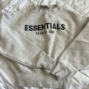 Essentials fear of gods kids crewneck light heather gray size xs 4/5